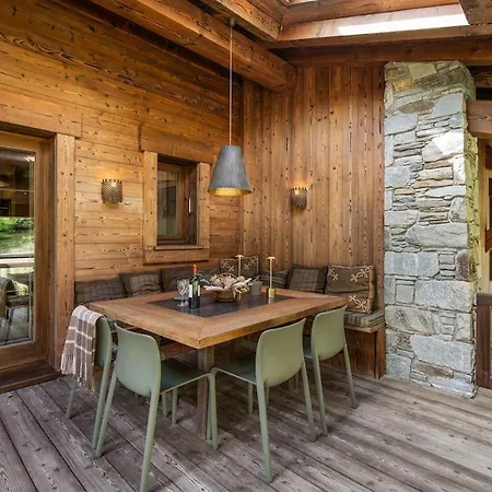 Cosy And Elegant Alpine House In Megève